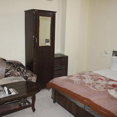 Hotel Diamond Leaf Chandīgarh Esterno foto