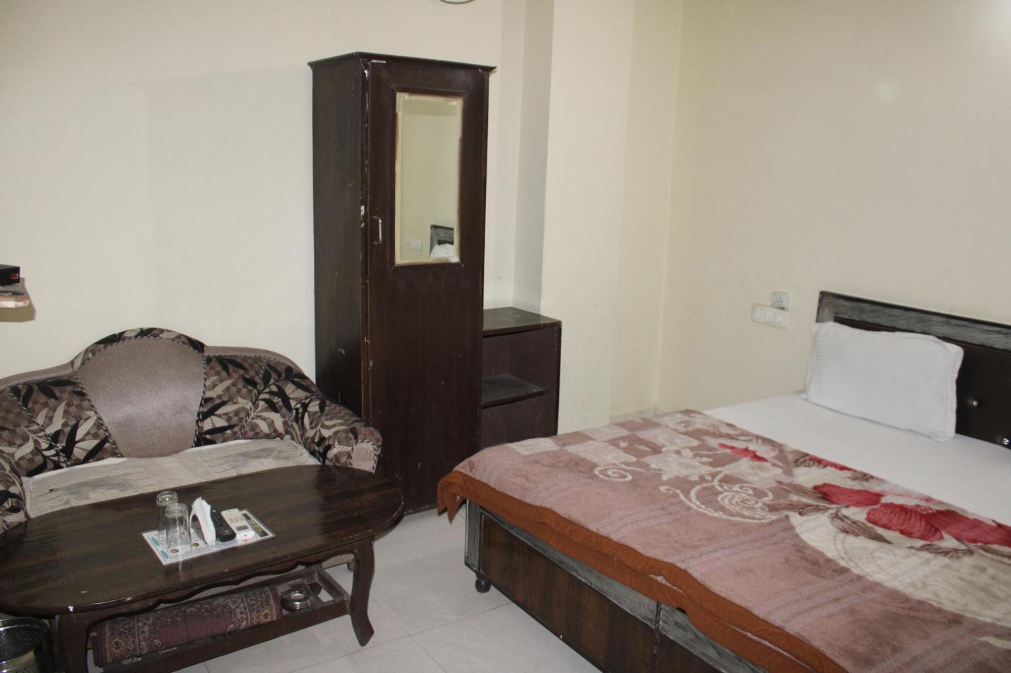 Hotel Diamond Leaf Chandīgarh Esterno foto